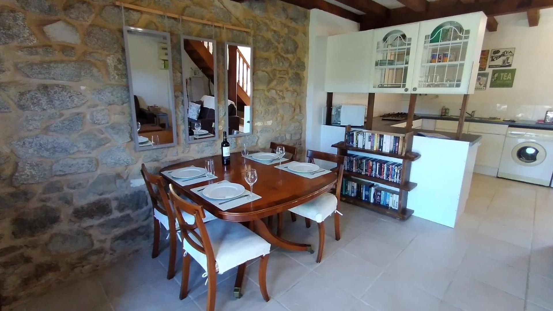 Character 2 Bed Cottage Within Walking Distance Of Bar/Restaurants Piégut-Pluviers Exterior photo