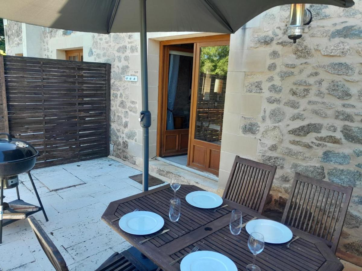 Character 2 Bed Cottage Within Walking Distance Of Bar/Restaurants Piégut-Pluviers Exterior photo
