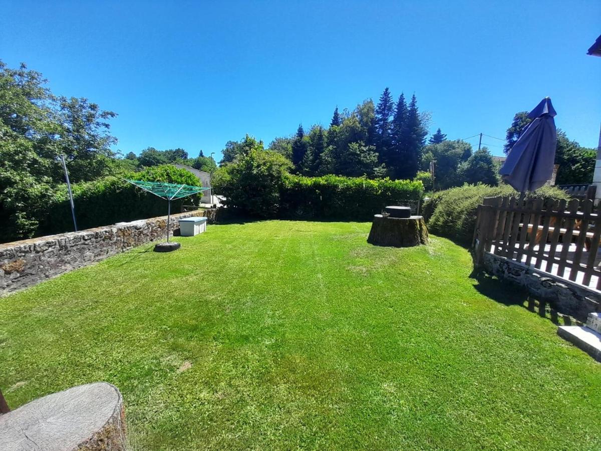 Character 2 Bed Cottage Within Walking Distance Of Bar/Restaurants Piégut-Pluviers Exterior photo