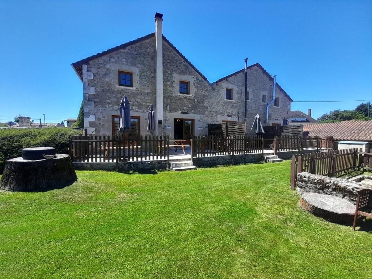 Character 2 Bed Cottage Within Walking Distance Of Bar/Restaurants Piégut-Pluviers Exterior photo